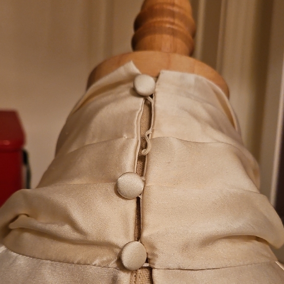 Elegant Cream Mini Dress - Picture 7 of 8